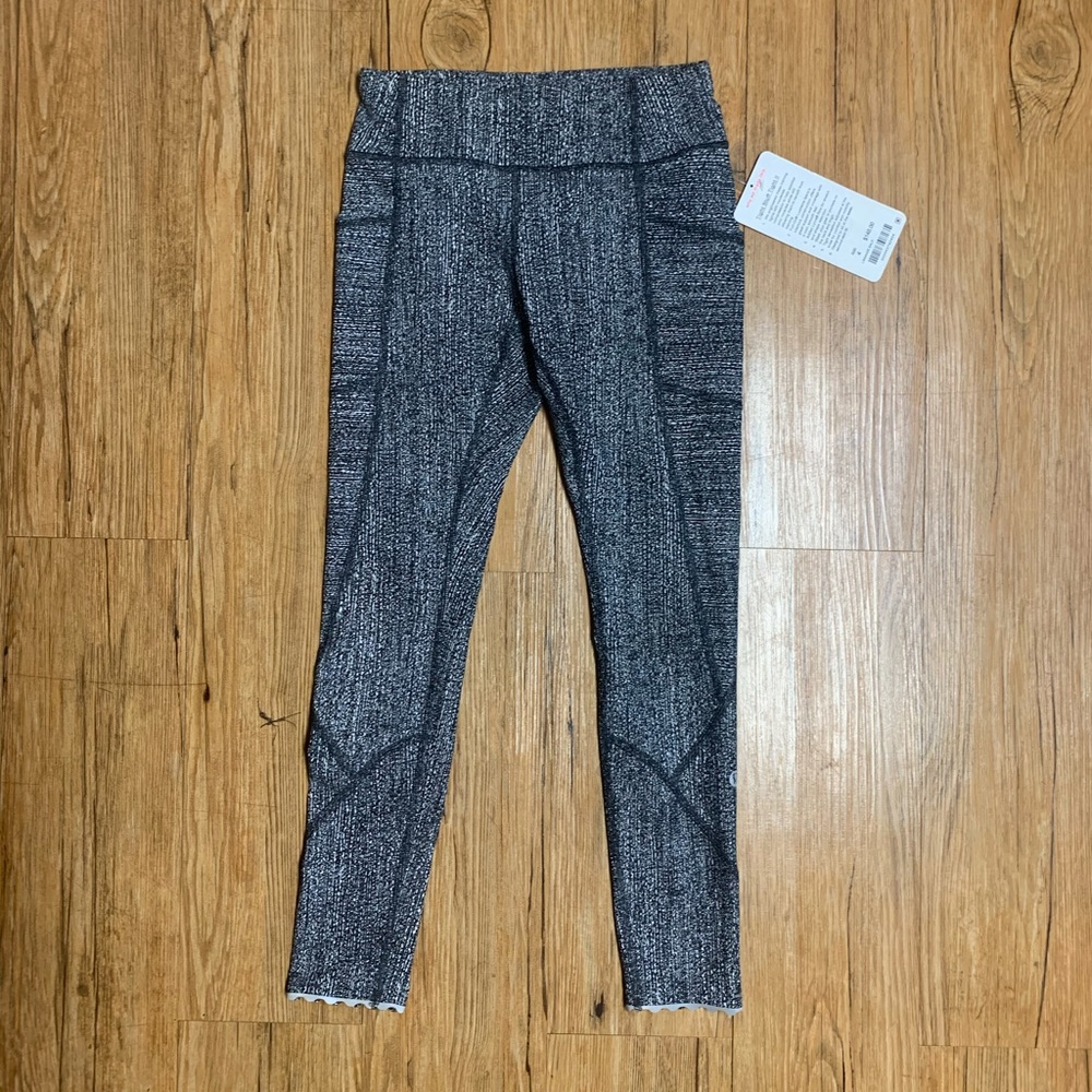 Leggings with pockets & reflectors. Tight Stuff.